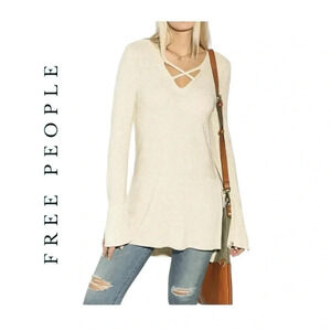 1772. FREE PEOPLE CRISS CROSS SIDE SLIT SWEATER‎ SIZE MEDIUM KNITTED CREAM COLOR